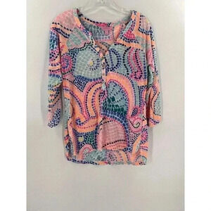 Beautiful Lilly Pulitzer Elsa blouse tile wave size Small mosaic 100 % Linen EUC